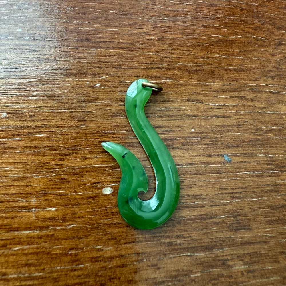 Green Hei Mateo jade hook pendant